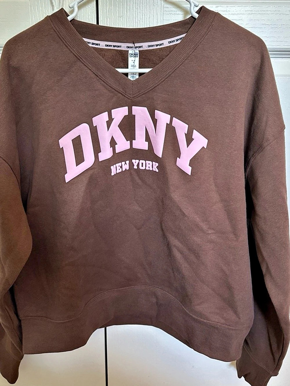 DKNY Graphic Logo Sweatshirt in Brown Size Medium NWT